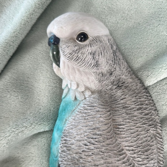 Elegant Parrot Wall Decor - Gray and Blue - Picture 2 of 7